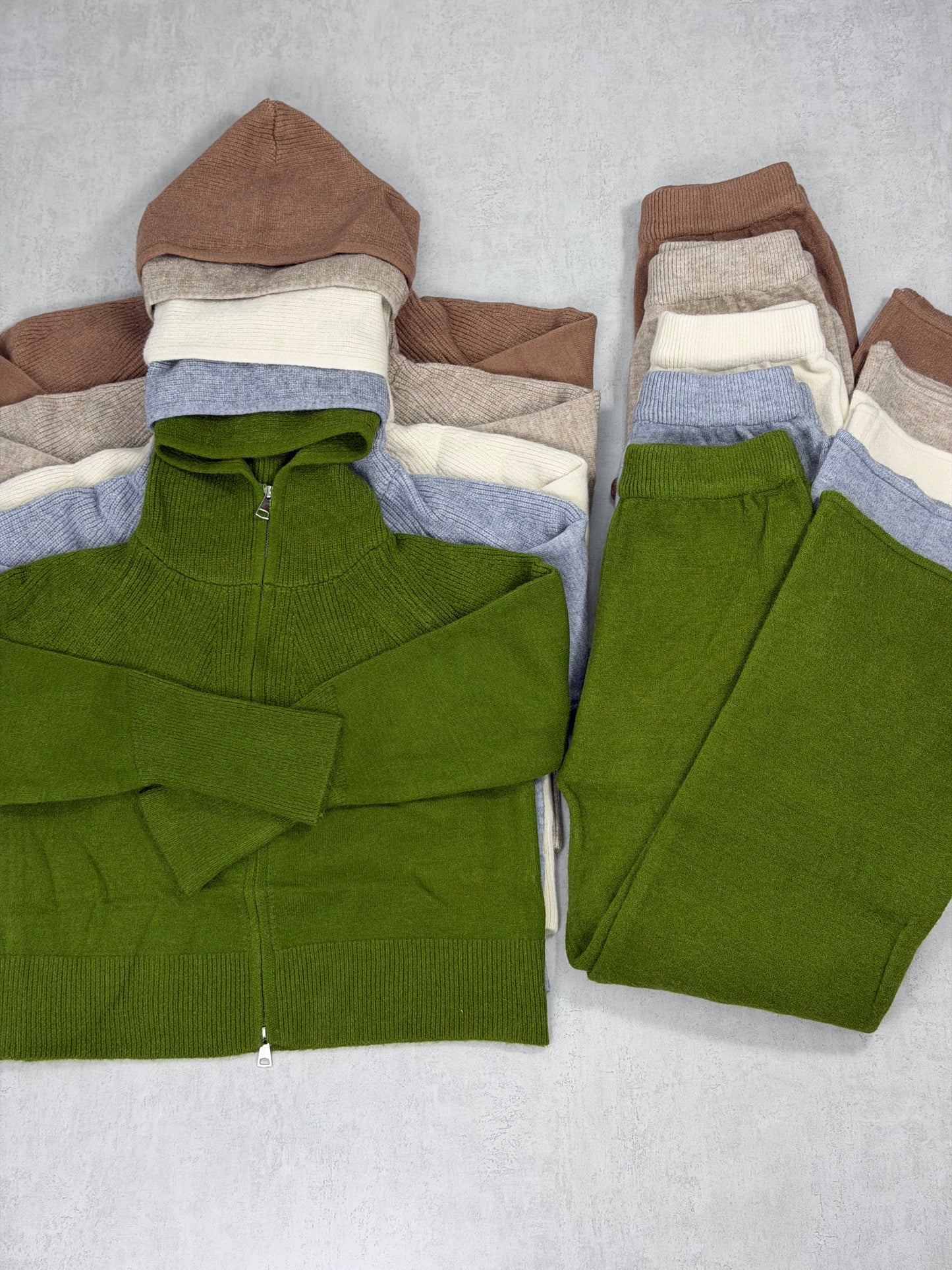 Conjunto Marfil (Pantalón + Campera Doble Cierre con Capucha)