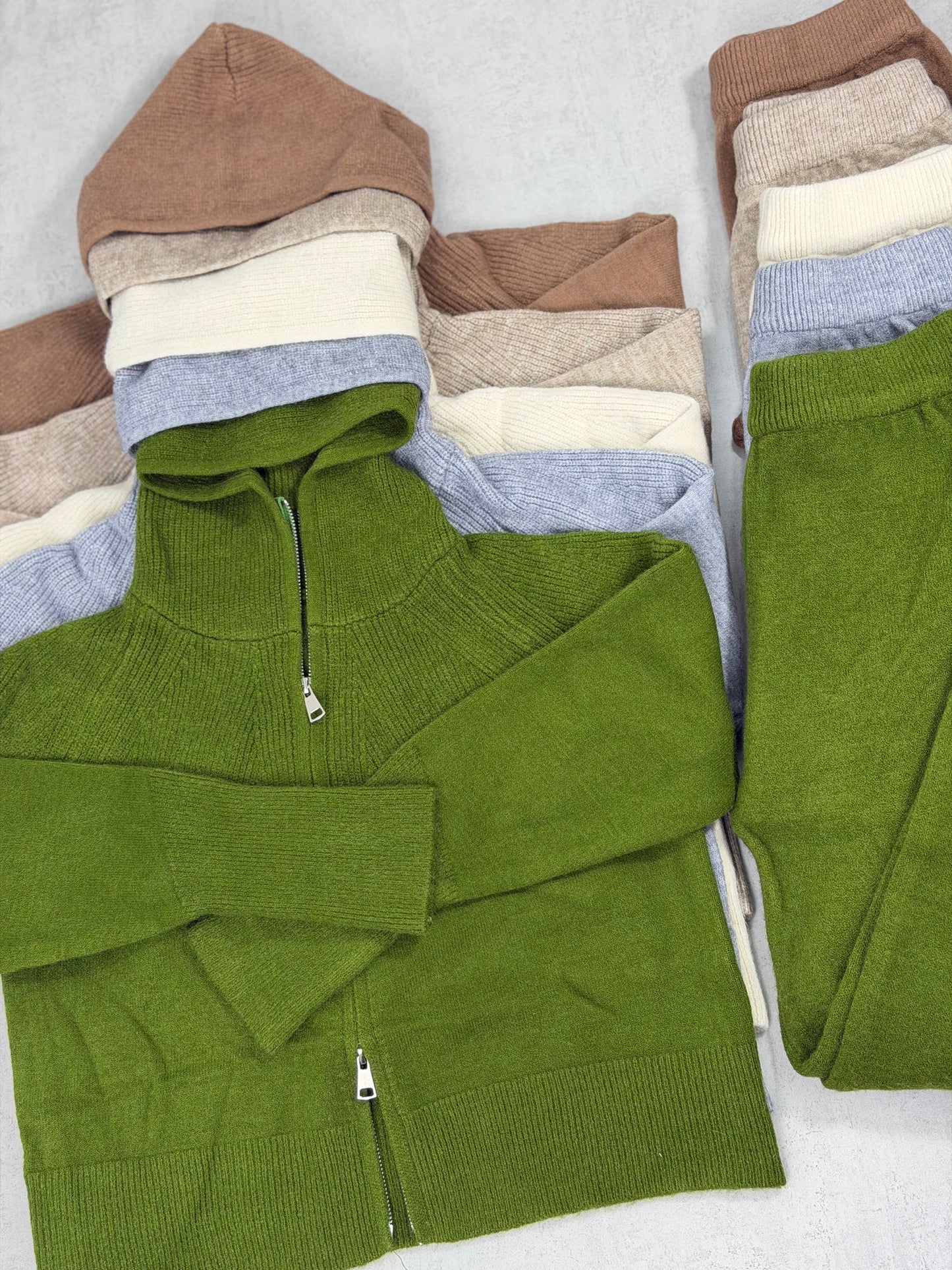 Conjunto Marfil (Pantalón + Campera Doble Cierre con Capucha)
