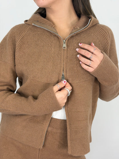Conjunto Marfil (Pantalón + Campera Doble Cierre con Capucha)