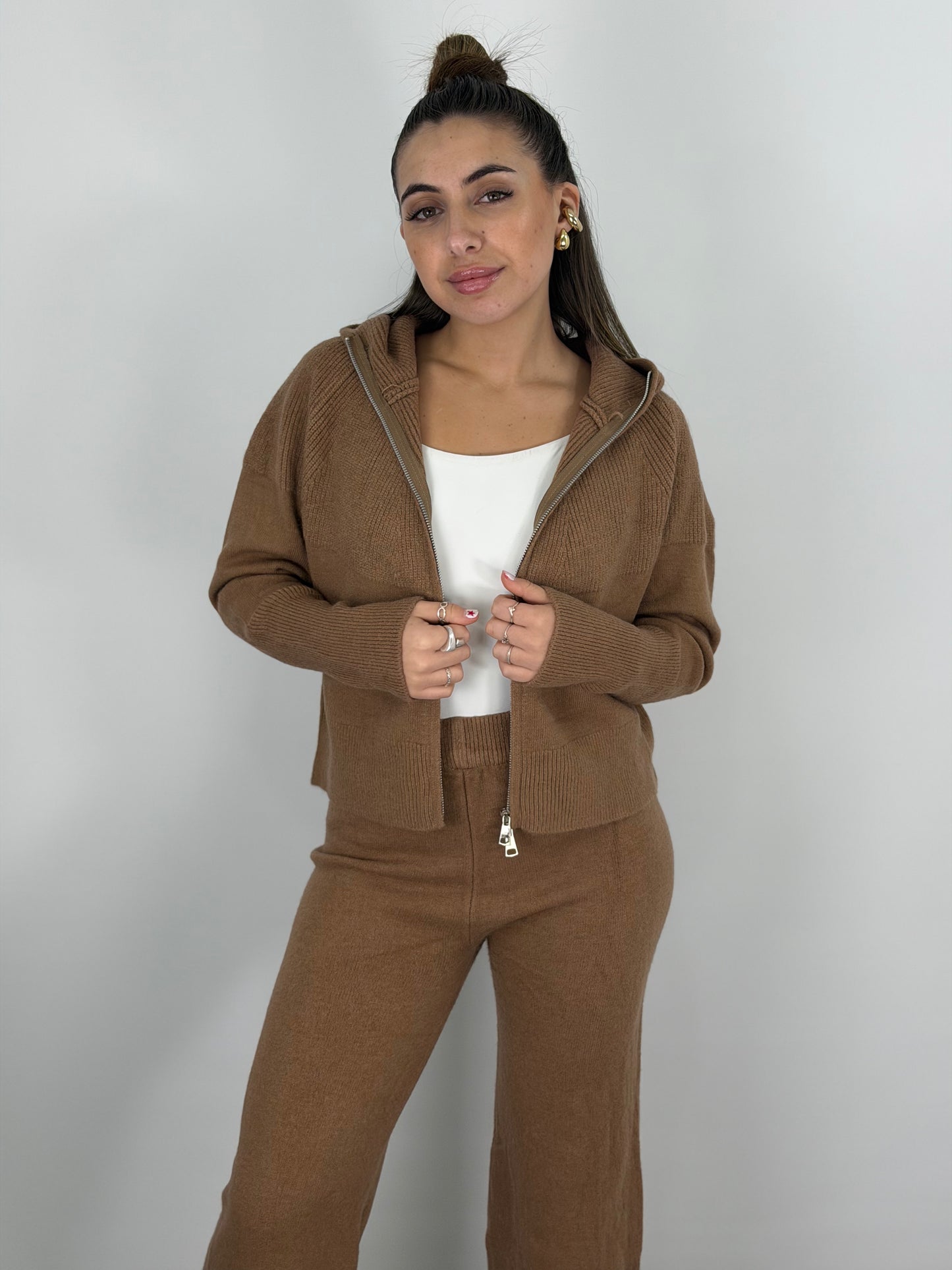 Conjunto Marfil (Pantalón + Campera Doble Cierre con Capucha)